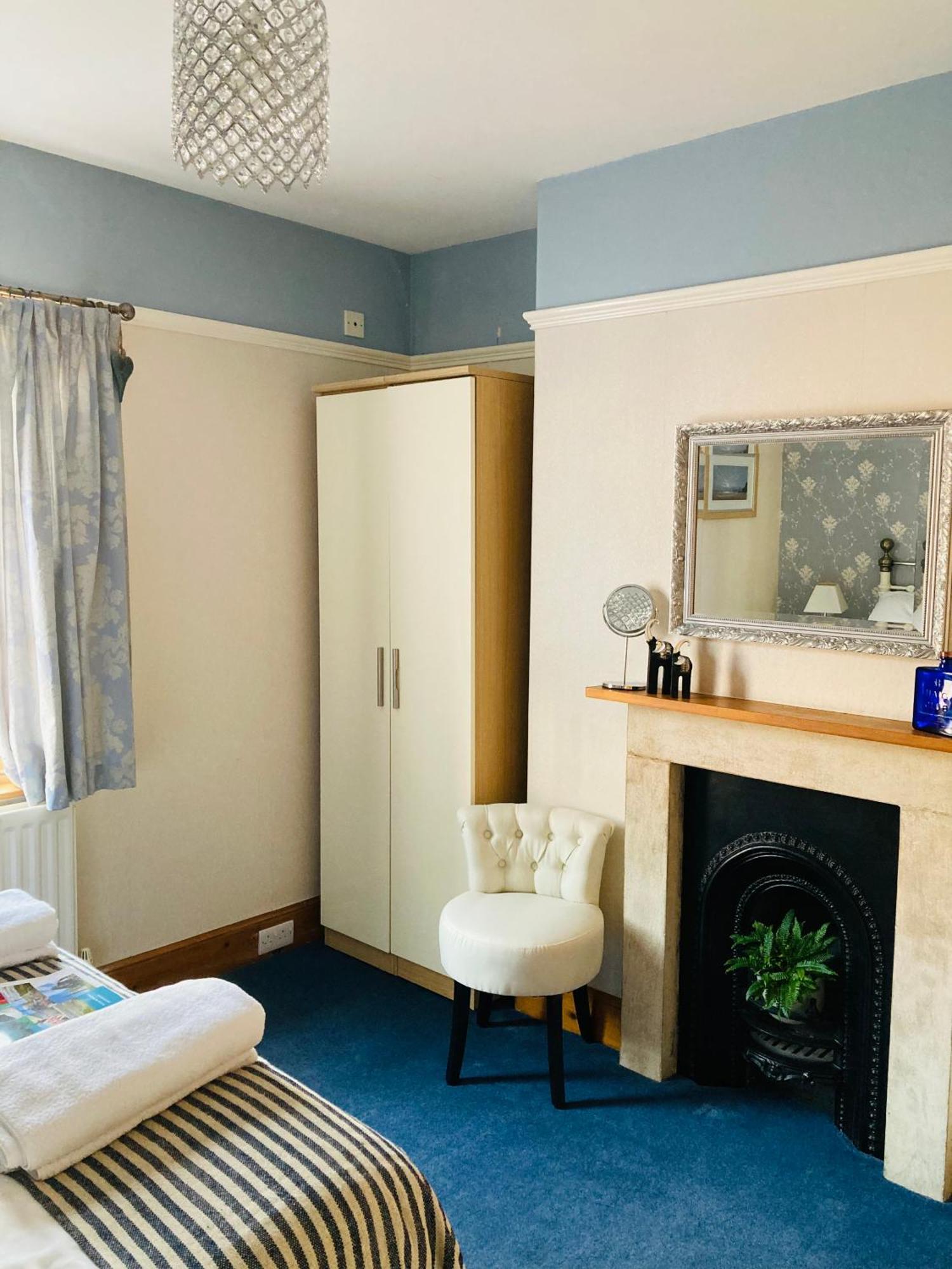 The Pathway Guesthouse Вітбі Екстер'єр фото